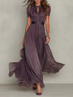 Flavia • Vestido Largo Violeta con Escote Tipo Lágrima y Ribete de Encaje