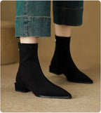 Delfina | Botas de Ante con Punta Fina y Tacón Bajo