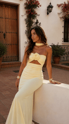 Silvia™ | Vestido largo con adorno de rosa